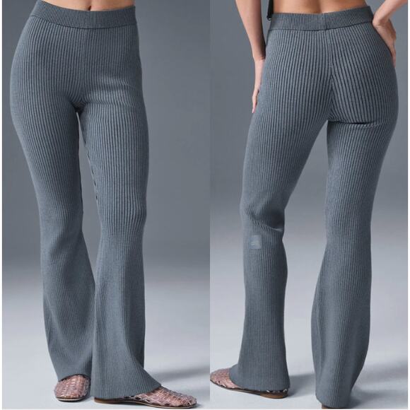 Alo Yoga Denim Knit High-Waist Flare Pant Size Small Steel Grey/Anthracite - Picture 1 of 7